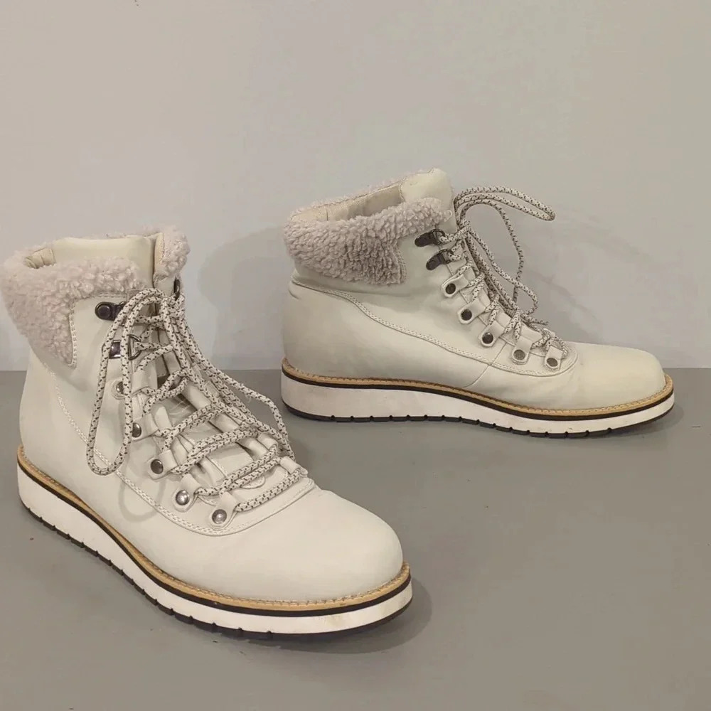 Aspen Nomad Boots size 9.5 Cream‎ Lace Up